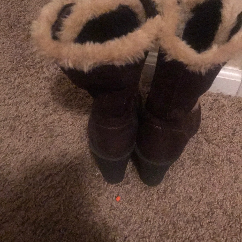 Shoes - Picture 3 of 4